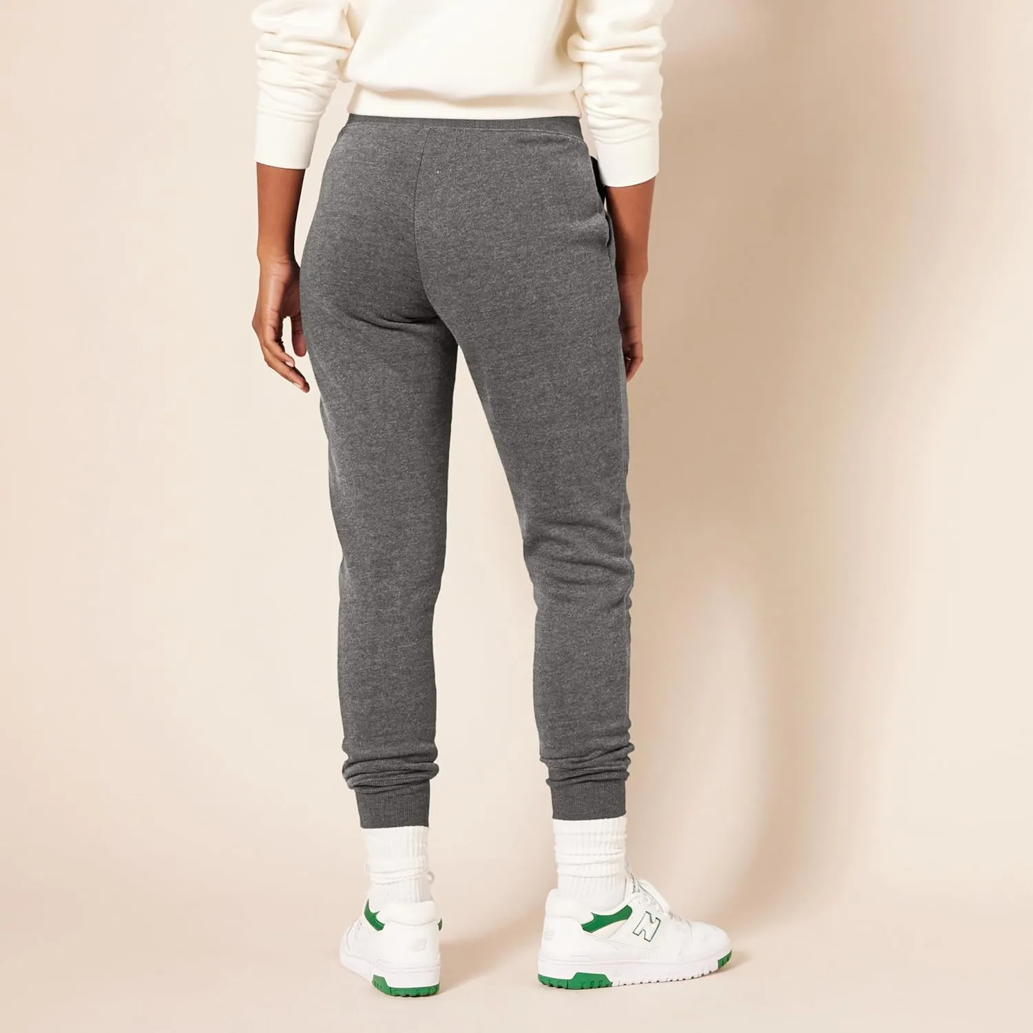 Amazon Essentials Women's Fleece Jogger Sweatpant (Available in Plus Size)
