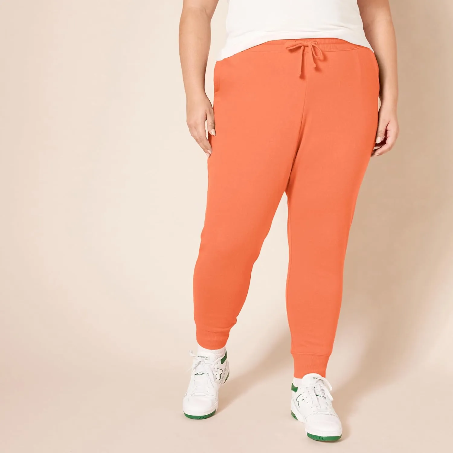 Amazon Essentials Women's Fleece Jogger Sweatpant (Available in Plus Size)