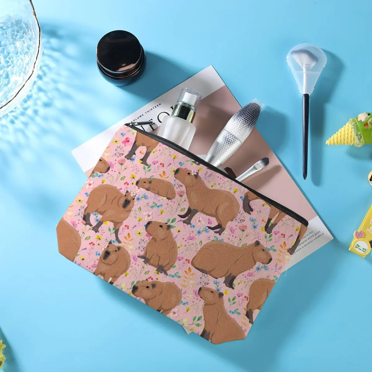 Azteoiz Cute Capybara Makeup Bag Capybara Gifts Cosmetic Bag Animal Lover Gifts for Women Girls Capybara Lovers Daughter Friends Wife Capybara Stuff Graduation Birthday Gifts Travel Toiletry Bag