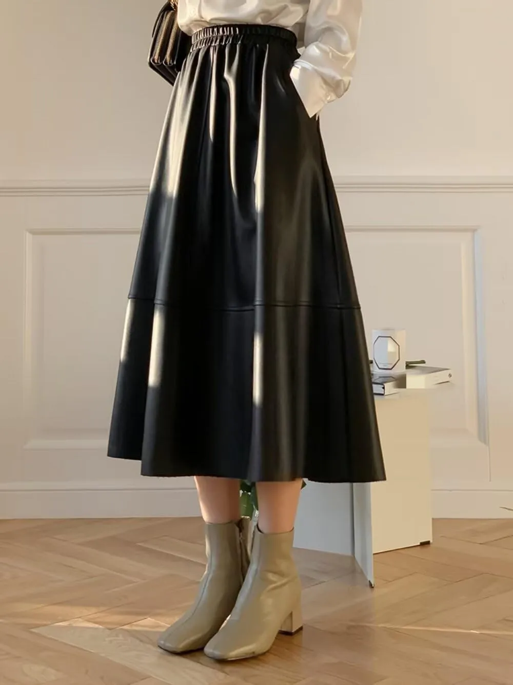 Women's Faux Leather Skirt Retro High Waisted Pleated Long A-line Midi Skirt with Pockets
