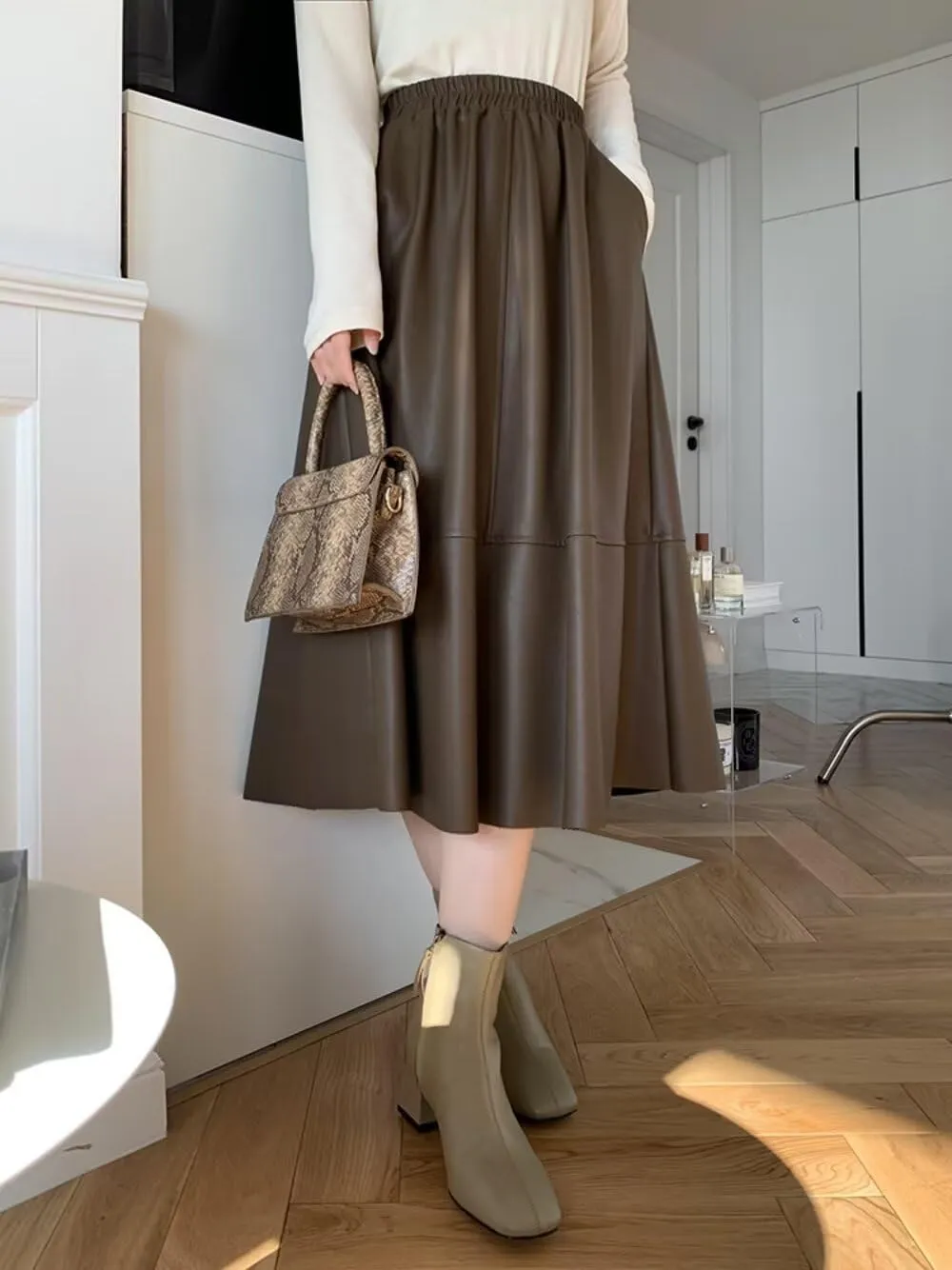 Women's Faux Leather Skirt Retro High Waisted Pleated Long A-line Midi Skirt with Pockets