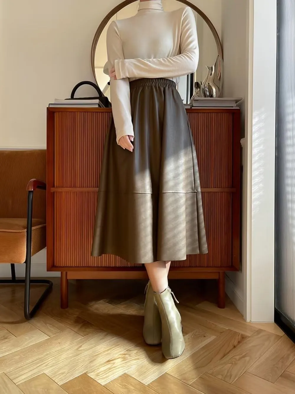 Women's Faux Leather Skirt Retro High Waisted Pleated Long A-line Midi Skirt with Pockets