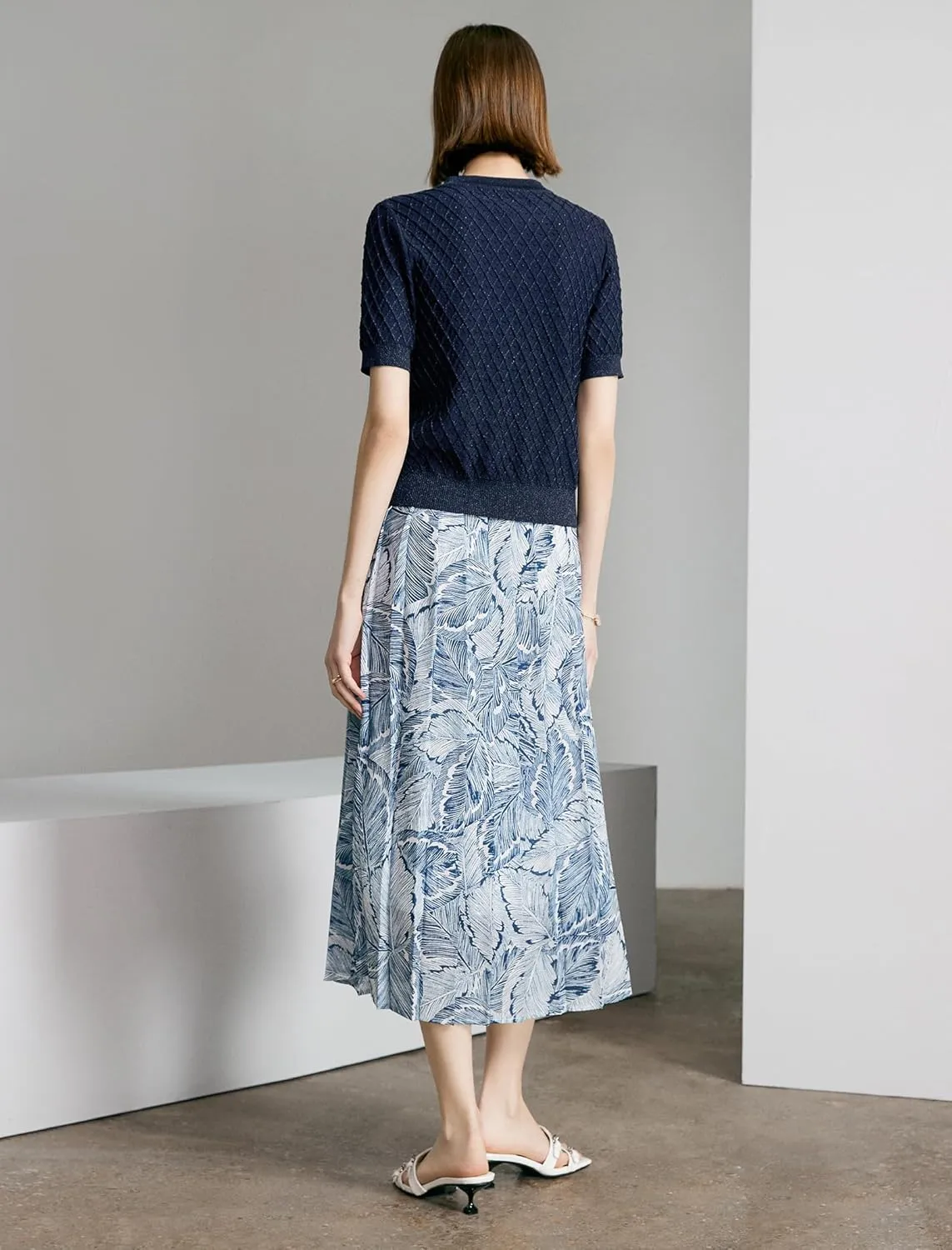 Women's High Waisted Pleated Floral Print Midi Skirt with Zipper Closure